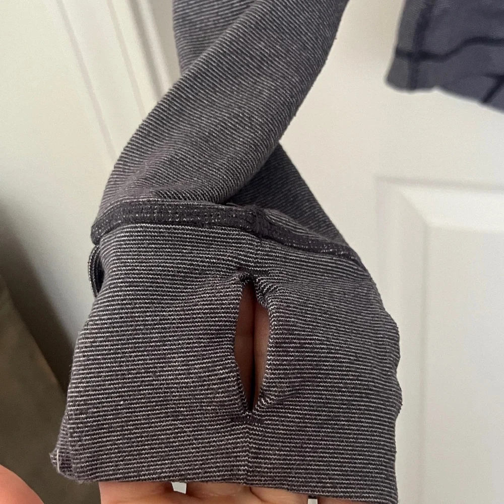 Lululemon Define Jacket Size 8 - Picture 4 of 10